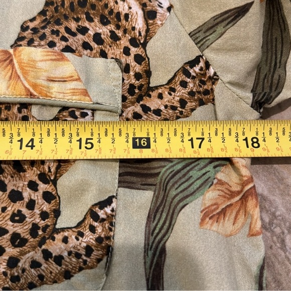Desmond & Dempsey Leopard Pajama Top - Picture 8 of 12